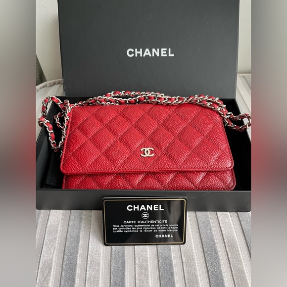 CHANEL Caviar Classic Wallet on Chain WOC Red - Picture 1 of 5